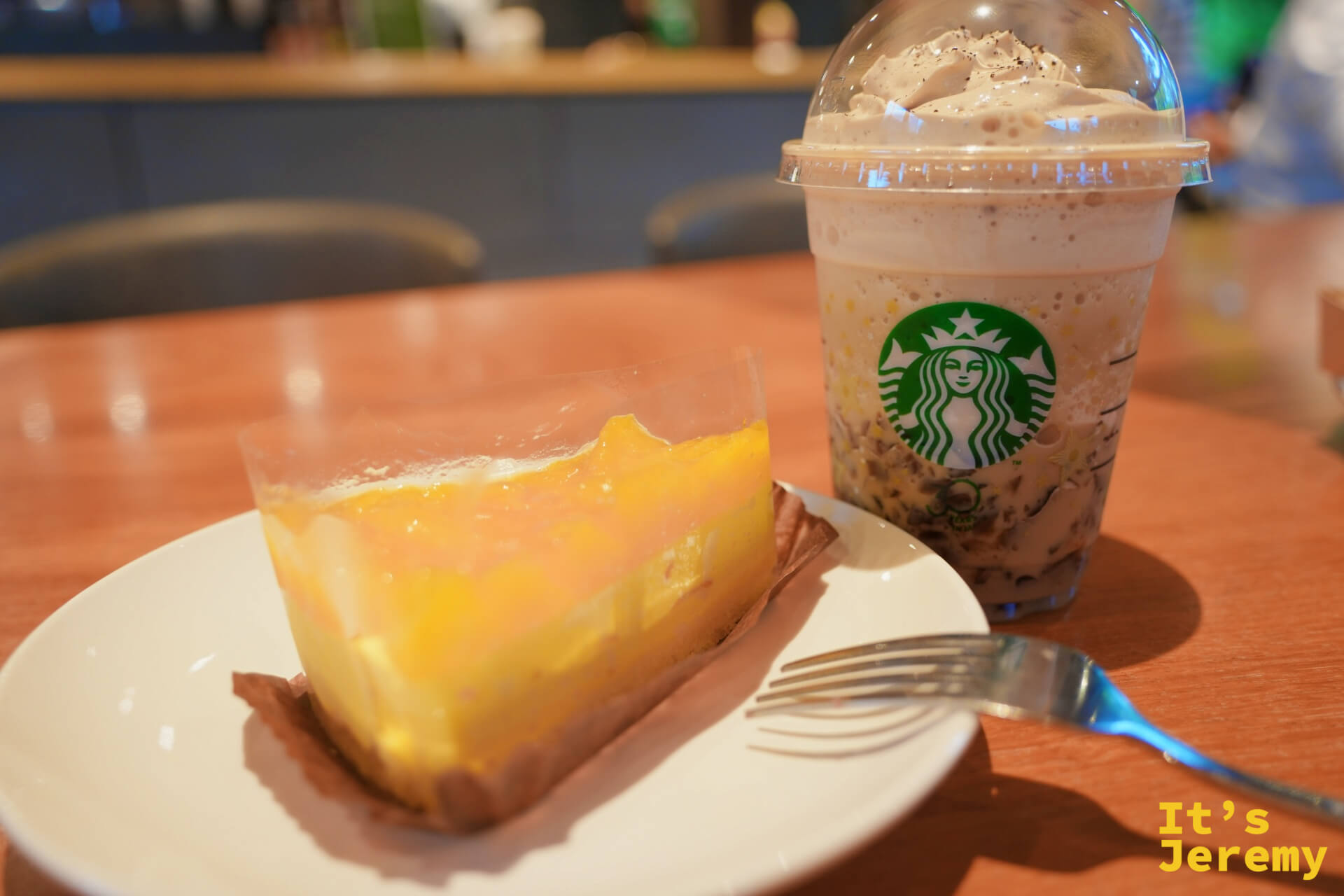 宇治星巴克的抹茶系飲品，日本限定配色杯