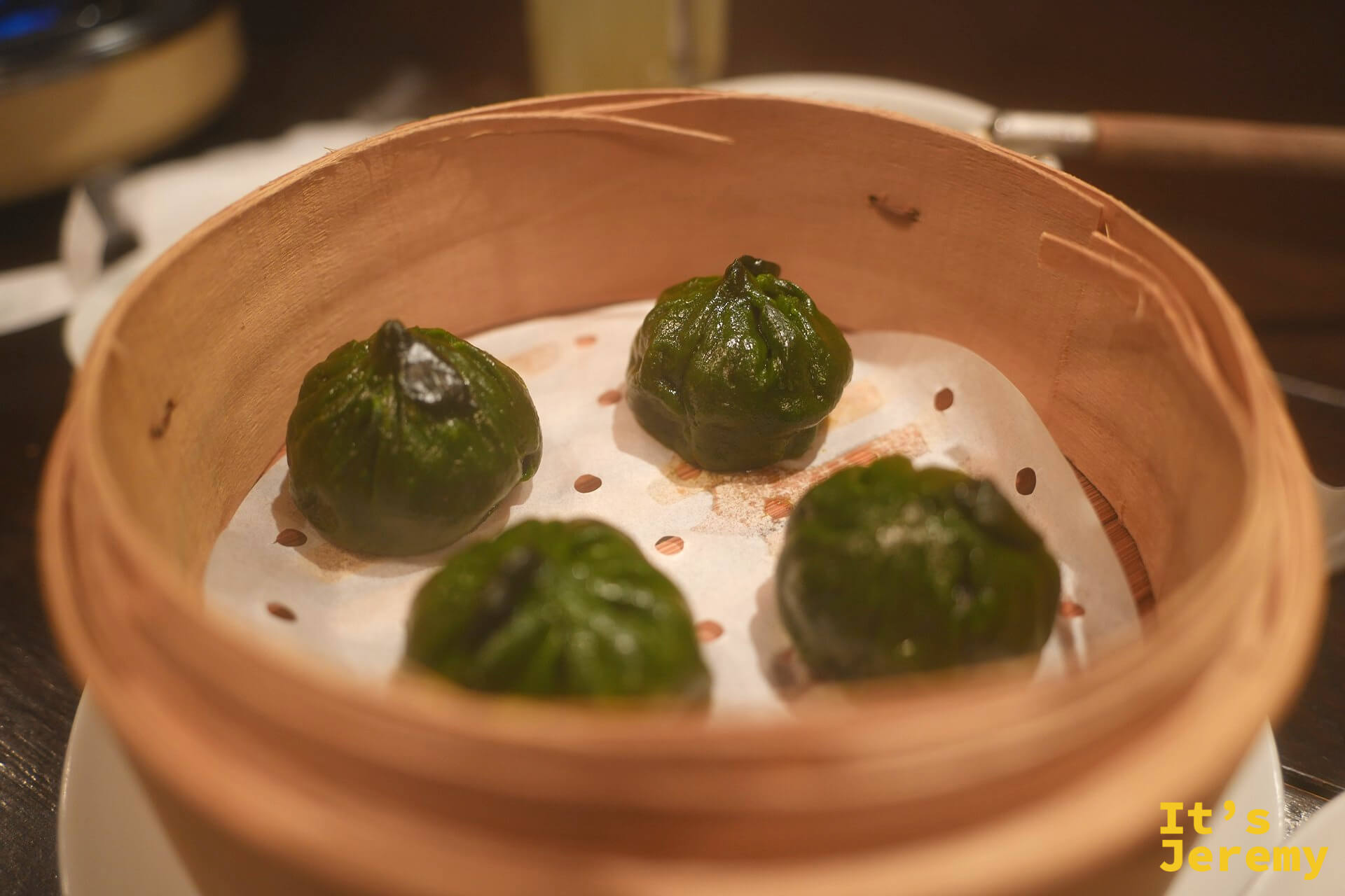 青柚子餃子,外皮深綠,同樣是小柚子造型