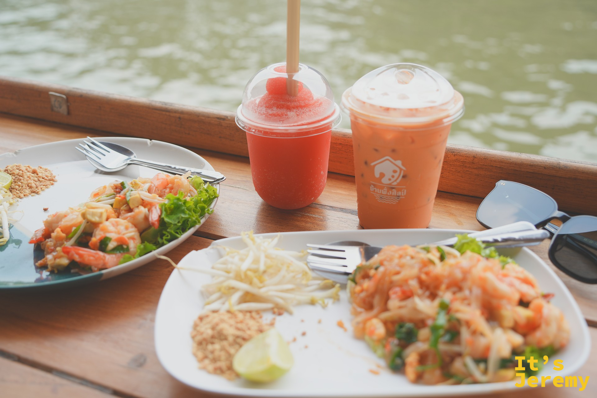 Pad Thai 與泰式奶茶的河畔搭配