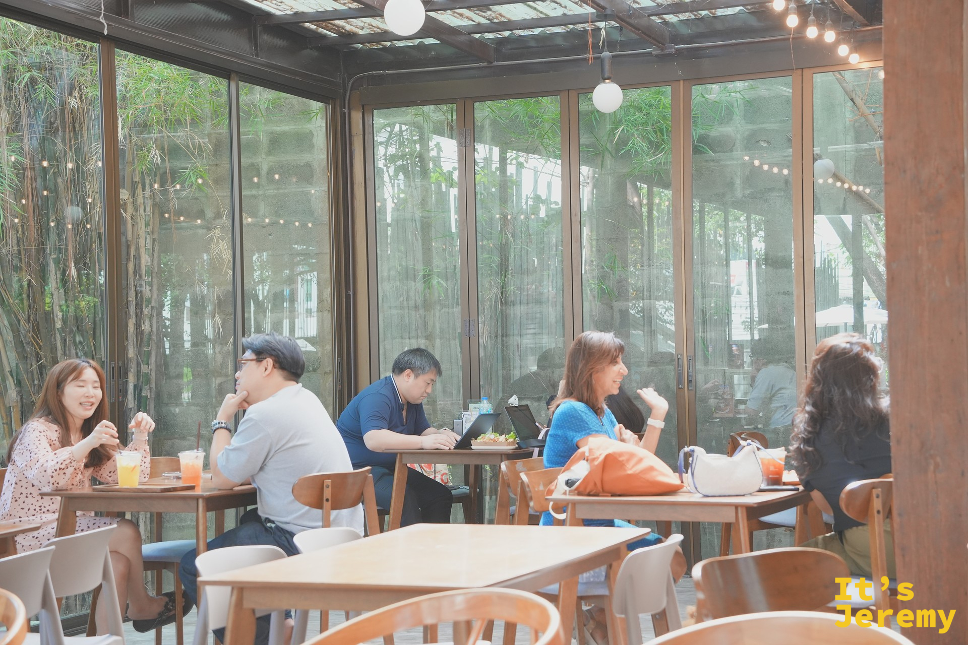 The Wood Land 室內用餐環境