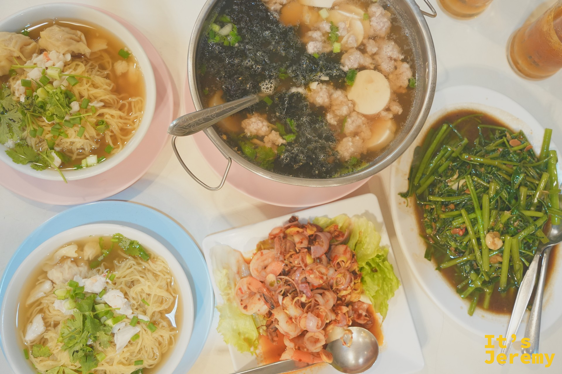 味香一桌 4 道菜的家常陣容