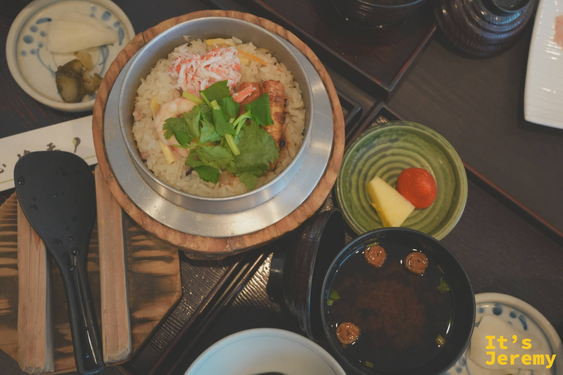 奈良七種釜飯上桌,海鮮與山菜豐盛