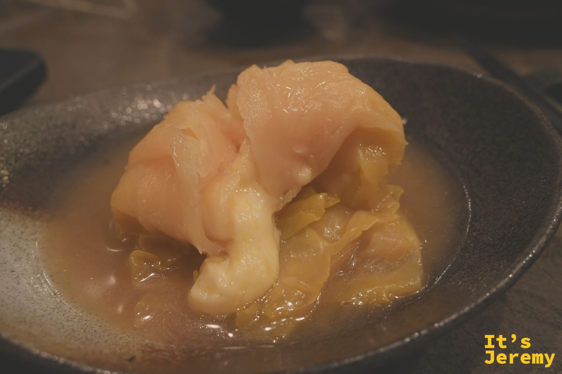 ひろうす燉至外皮軟透，吸飽昆布高湯的清甜