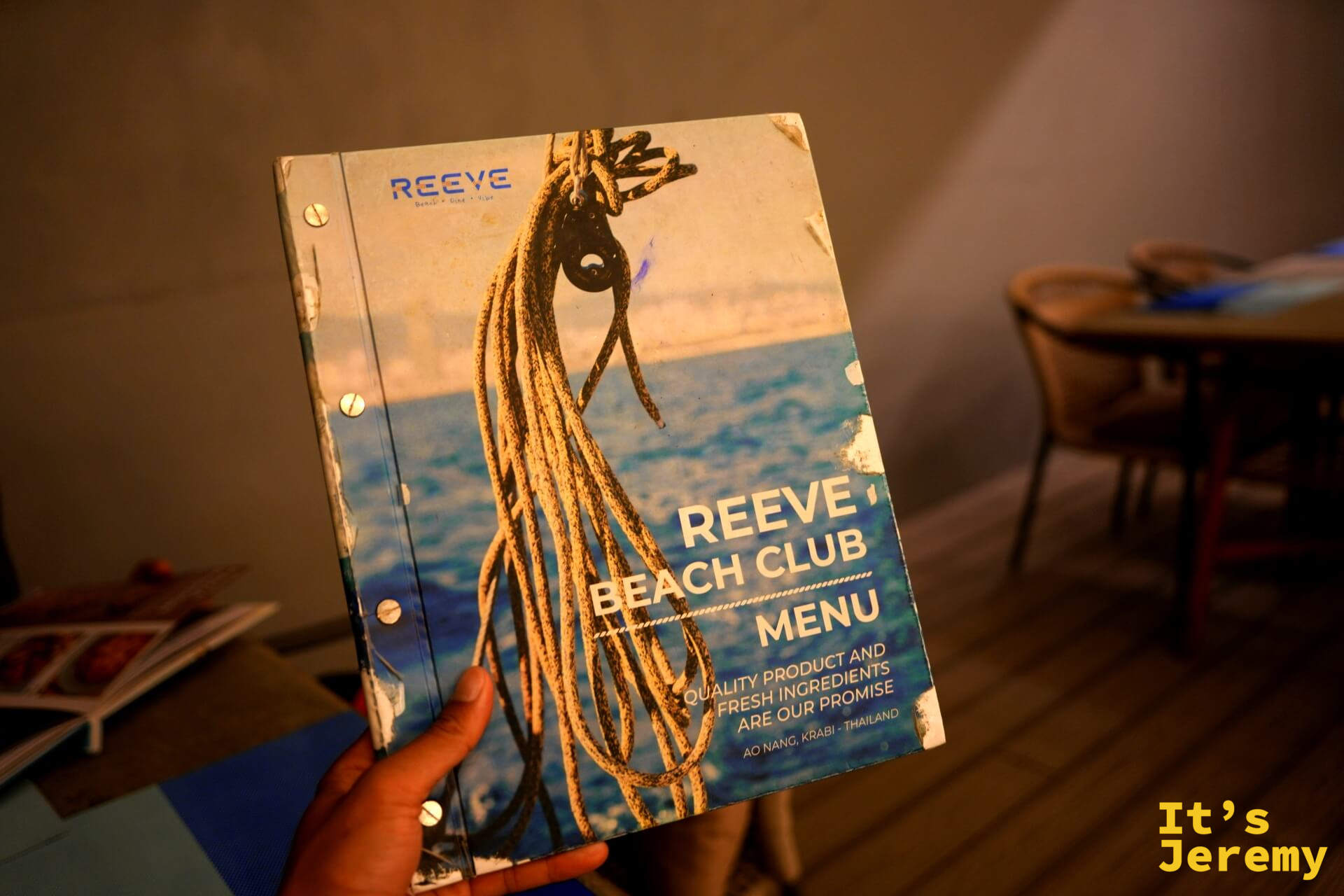 REEVE Beach Club 菜單封面