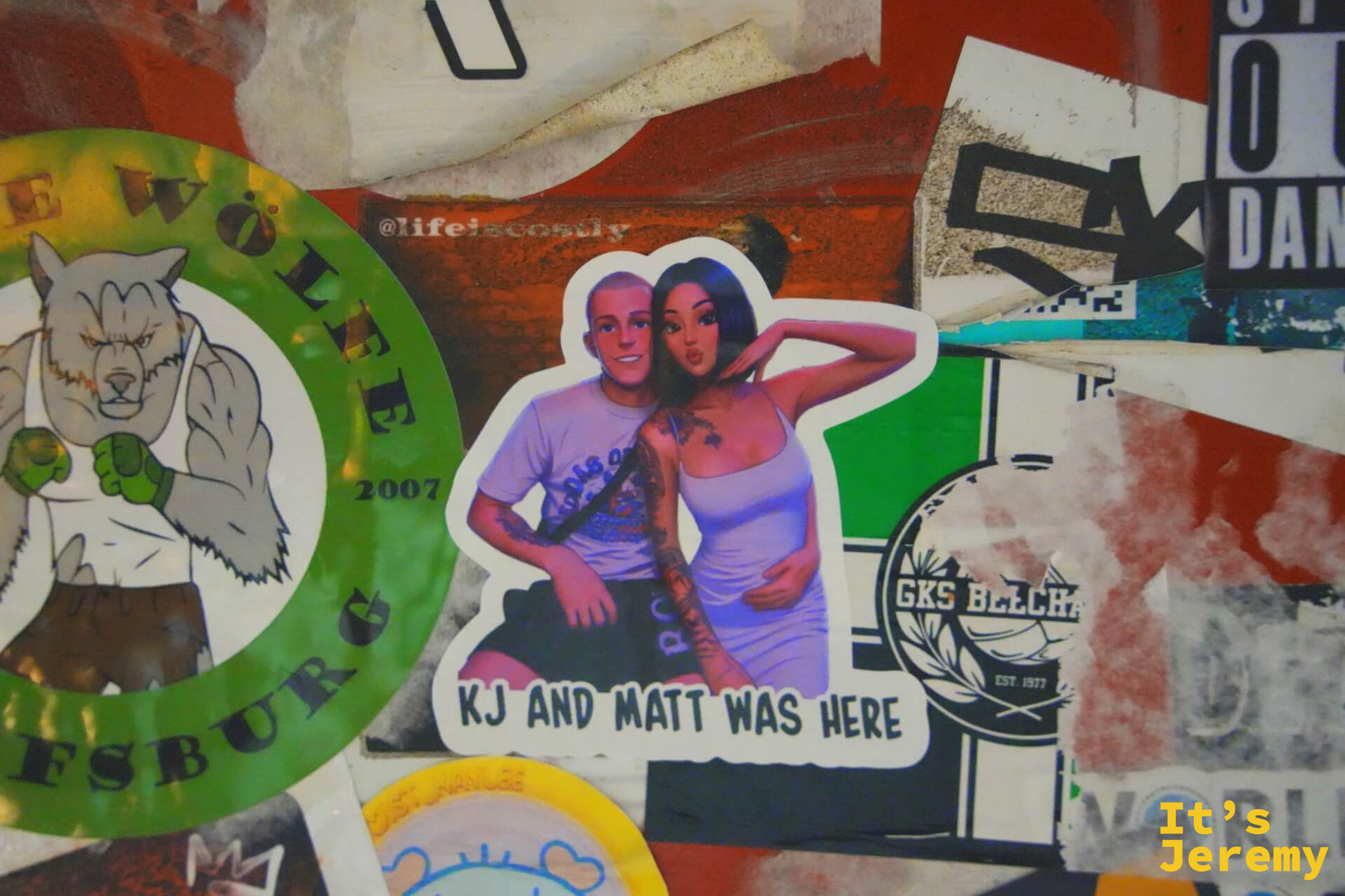「KJ and Matt was here」——某對旅人的留記方式