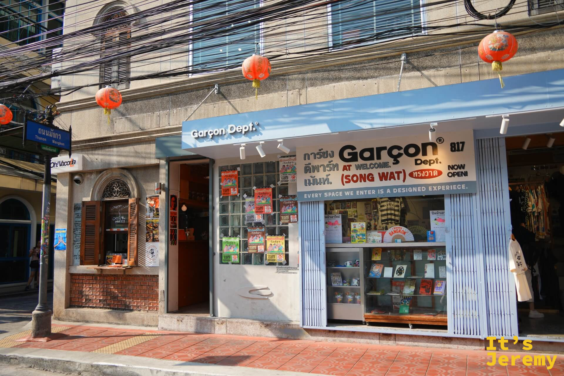 「Garçon Dept.」外觀:嵩越路 817 號,現代設計選物店,雙層格局落地窗陳列,旁側標示「AT SONG WAT NOW OPEN」