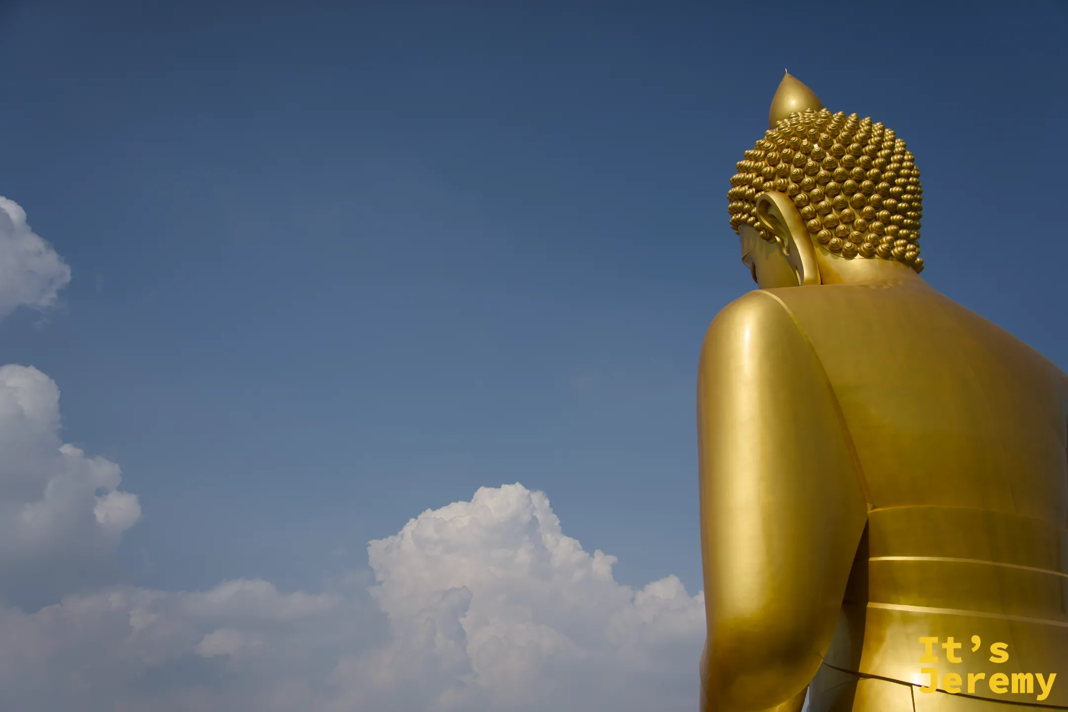 水門寺金佛側面