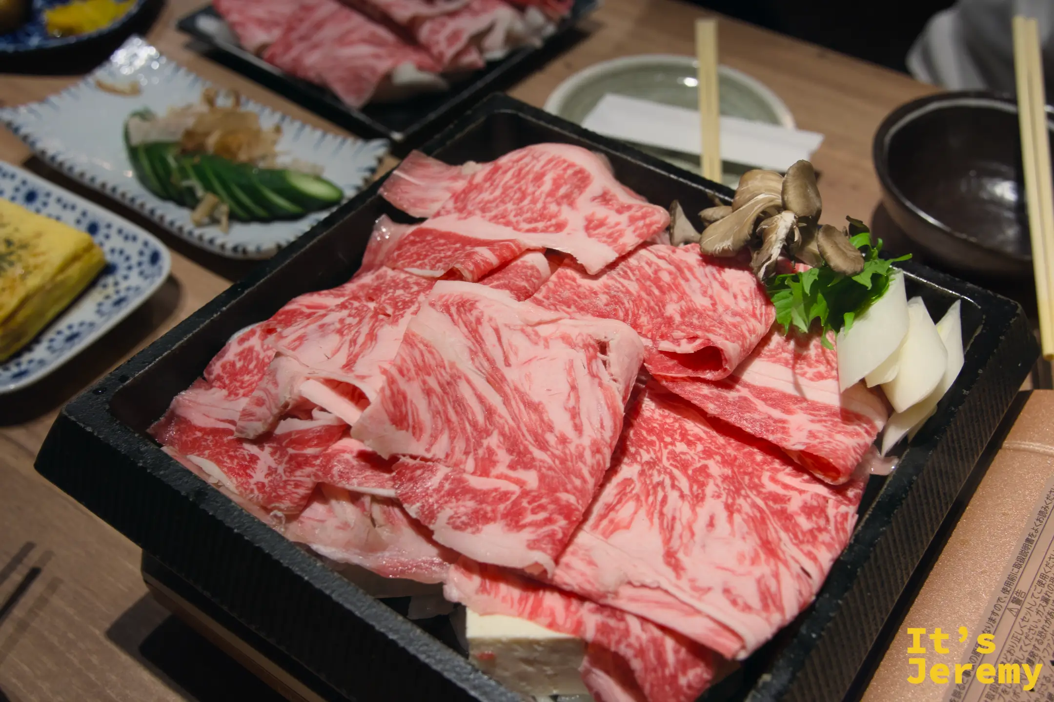 🇯🇵 大阪美食｜大衆すき焼き北斗 GEMSなんば店：難波霜降和牛壽喜燒，一頓讓人忘記腳痛的晚餐