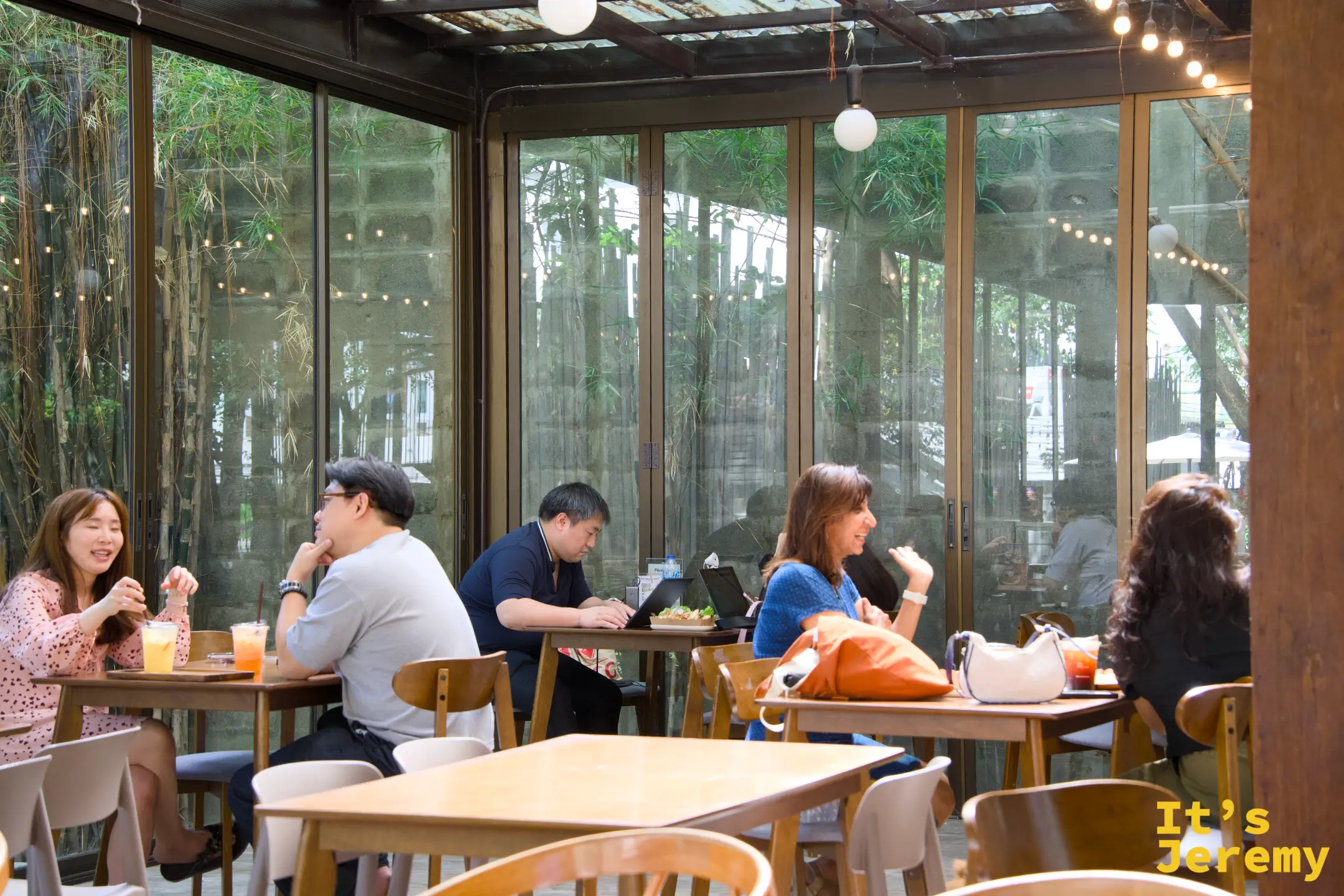 The Wood Land 室內用餐環境