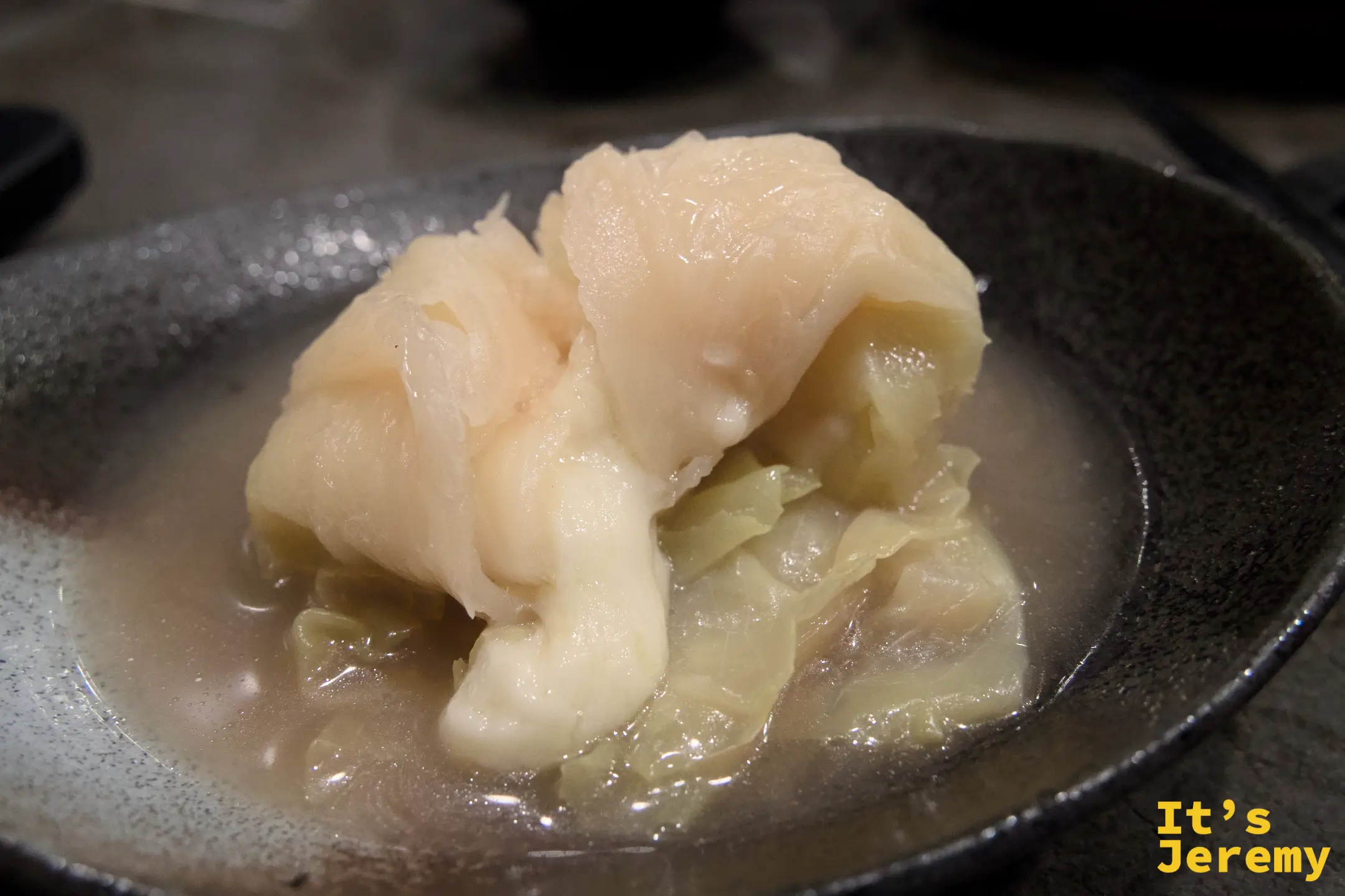 ひろうす燉至外皮軟透，吸飽昆布高湯的清甜