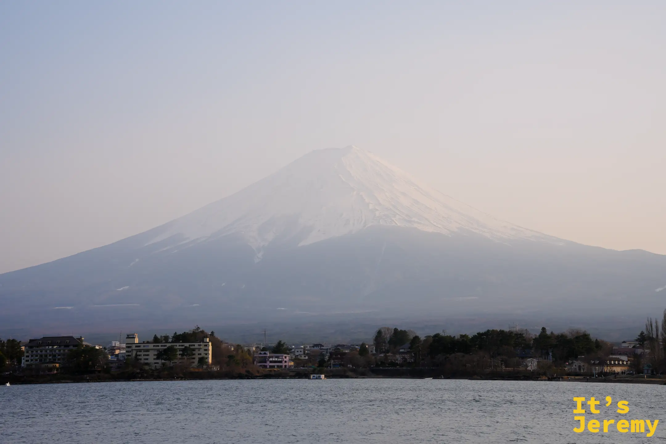 🇯🇵 河口湖行程｜Day 5 沙塵天走富士吉田，黃昏才看清那座山