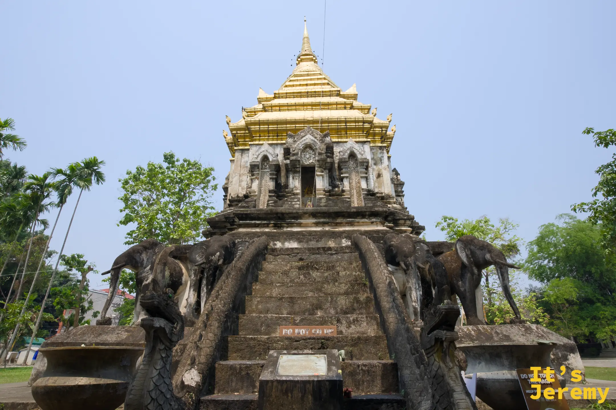 🇹🇭 清邁景點｜清曼寺 Wat Chiang Man：清邁最古老的寺廟，大象環抱的千年金塔