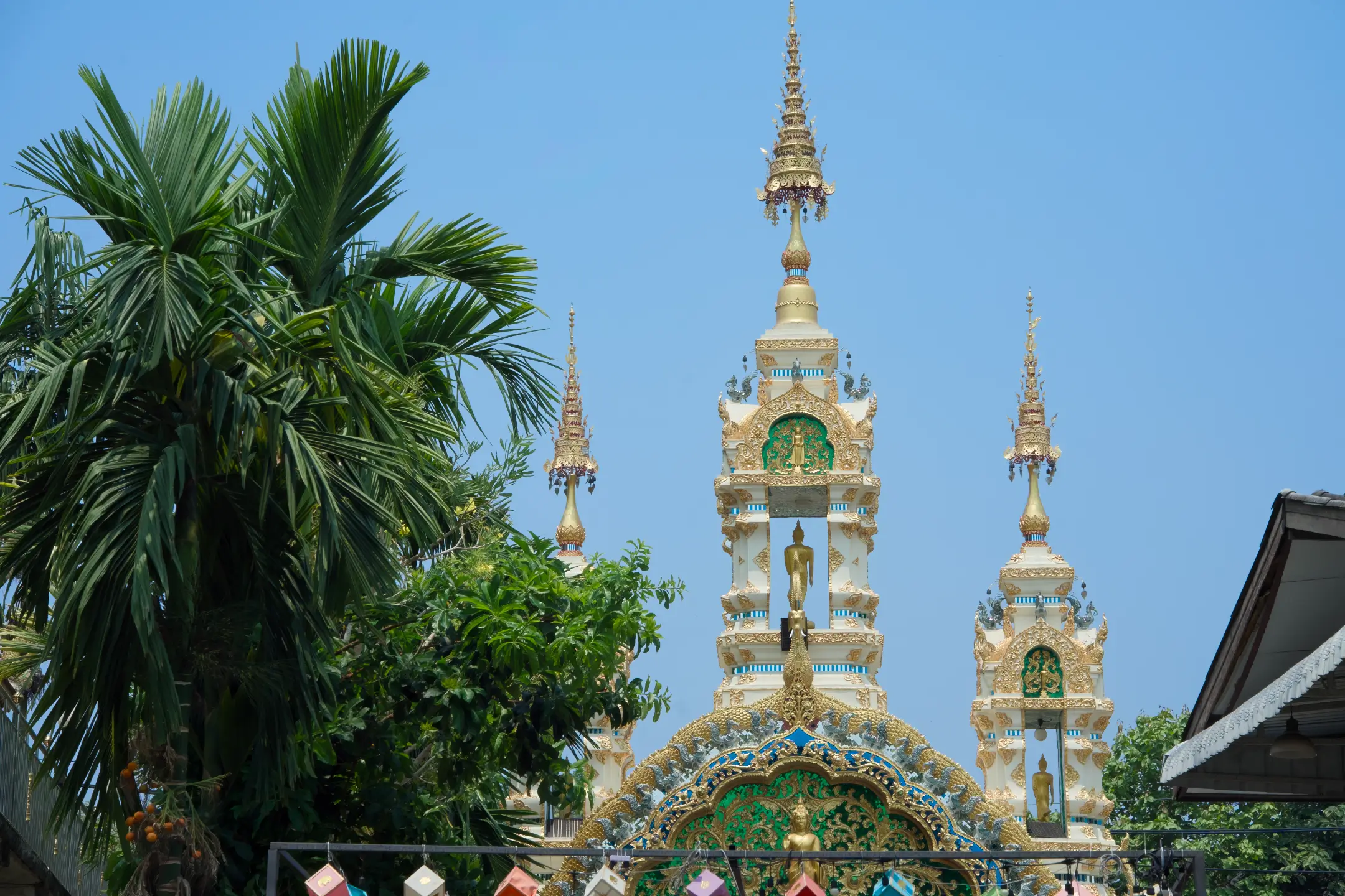 🇹🇭 清邁景點｜象鼻寺 Wat Lam Chang：清曼寺隔街的隱藏小寺，彩旗飄揚的在地靈魂