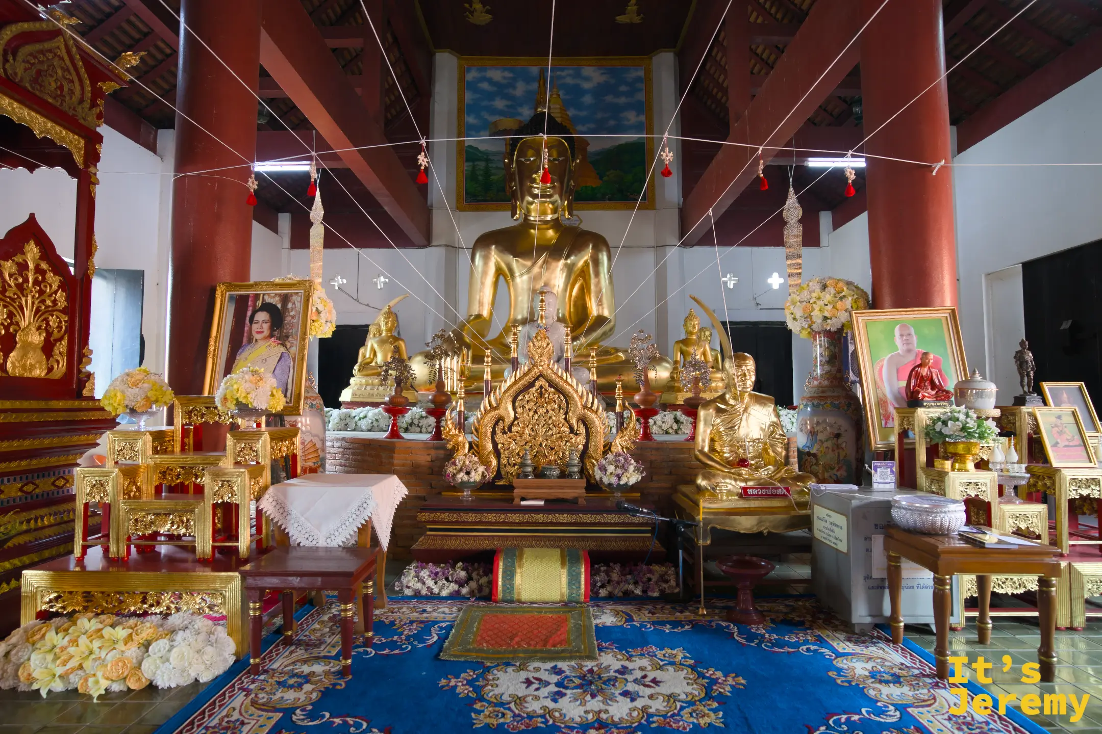 🇹🇭 清邁景點｜Wat Fon Soi วัดฟ้อนสร้อย：帕辛區人少的緬式老廟，金佛殿前磚塔靜靜探頭