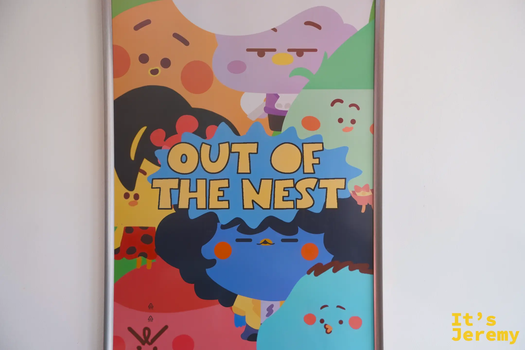 HUUS PLATE 牆上 OUT OF THE NEST 角色海報