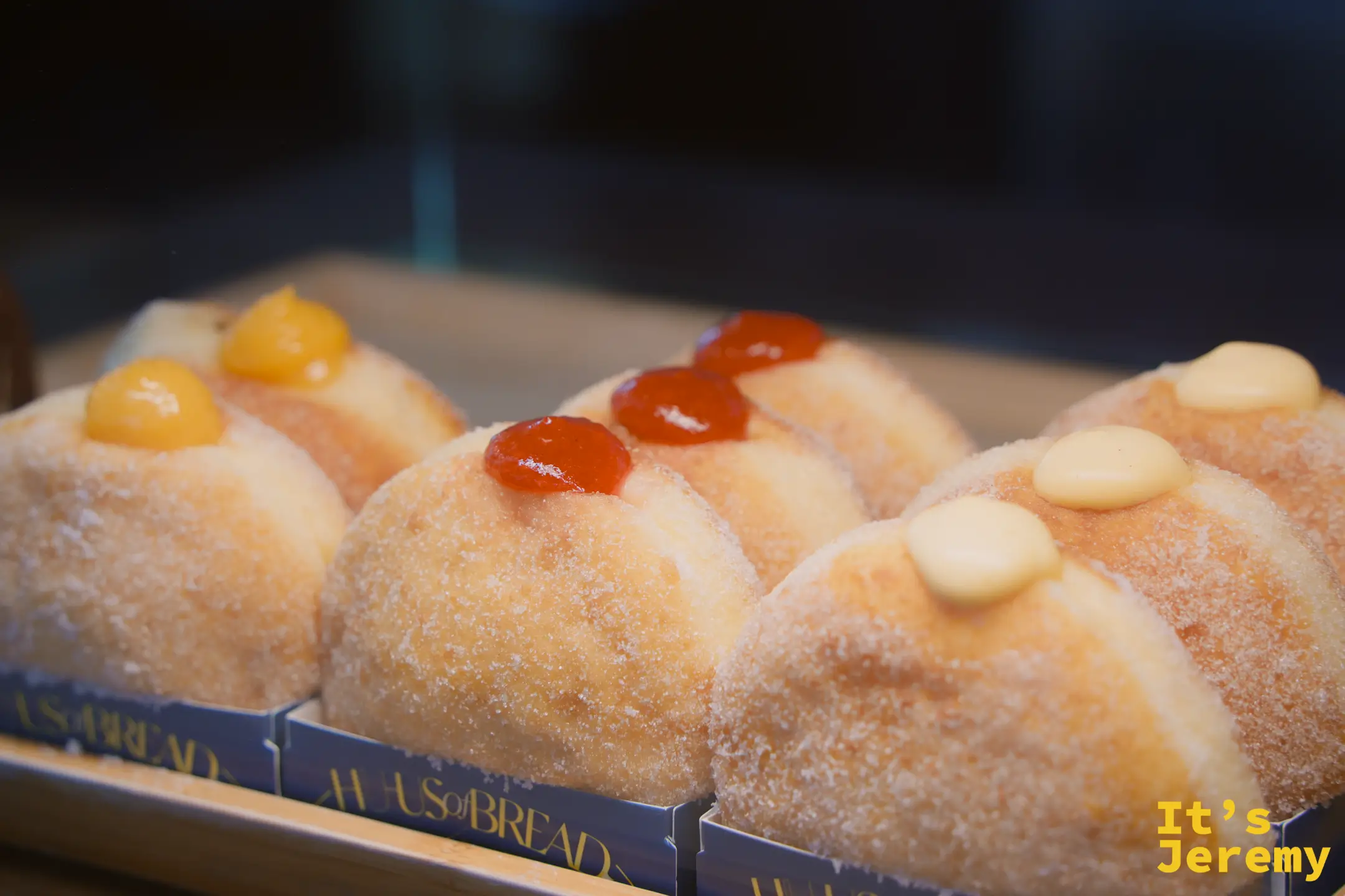 HUUS PLATE Bomboloni 與 Shonut 甜甜圈