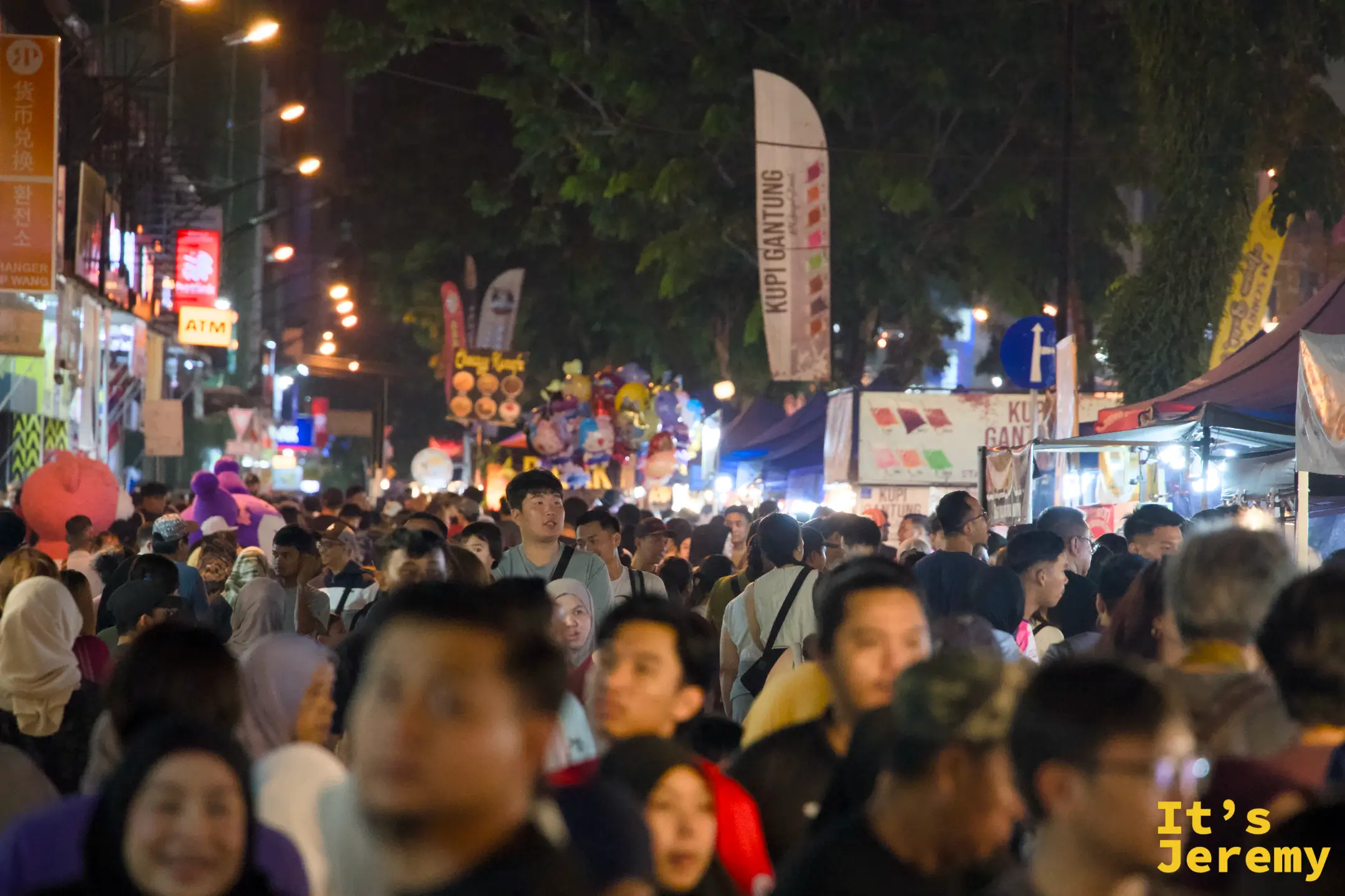 🇲🇾 亞庇景點｜加雅街市集 Gaya Street Market：週末才有的全城露天嘉年華