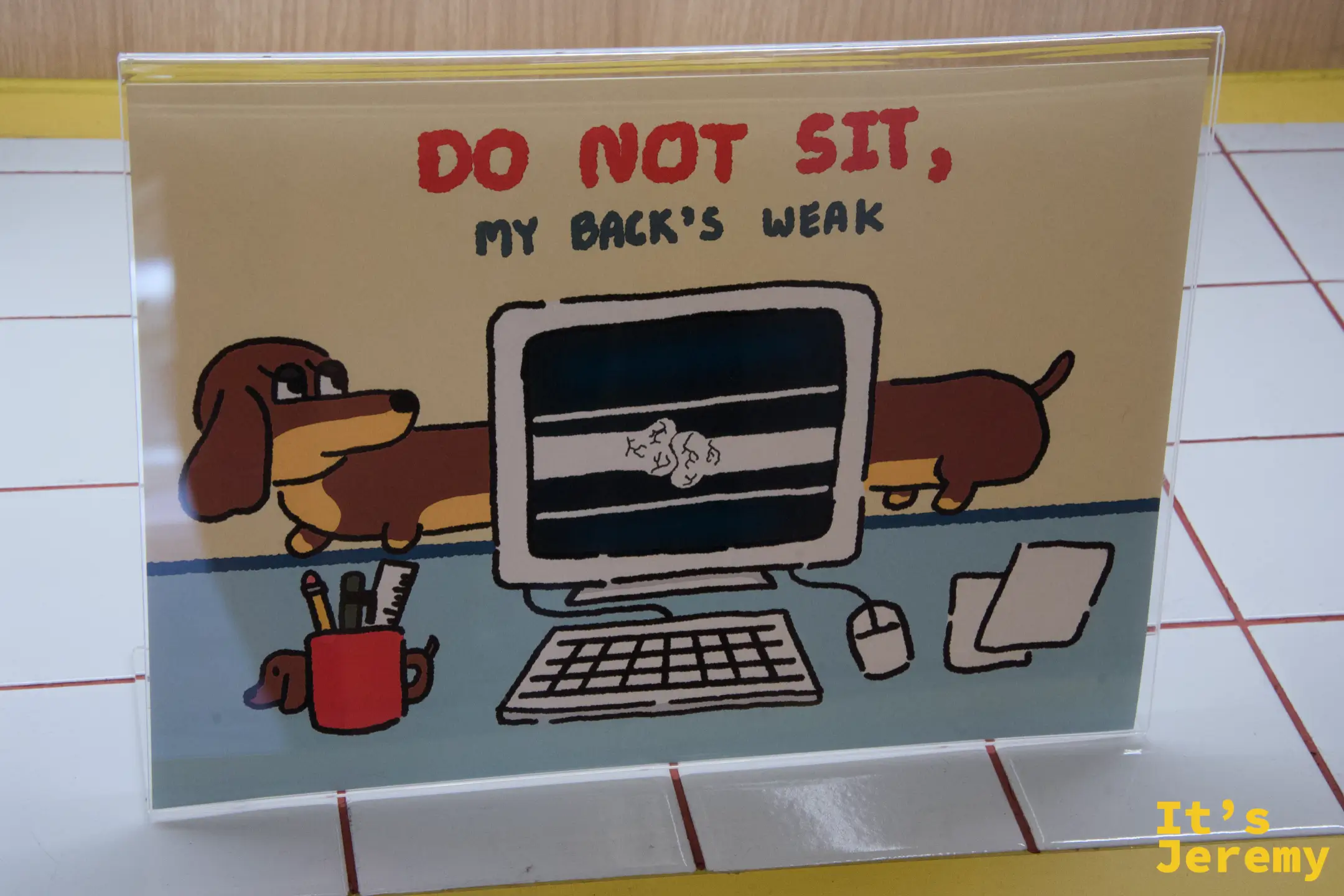 「DO NOT SIT, MY BACK