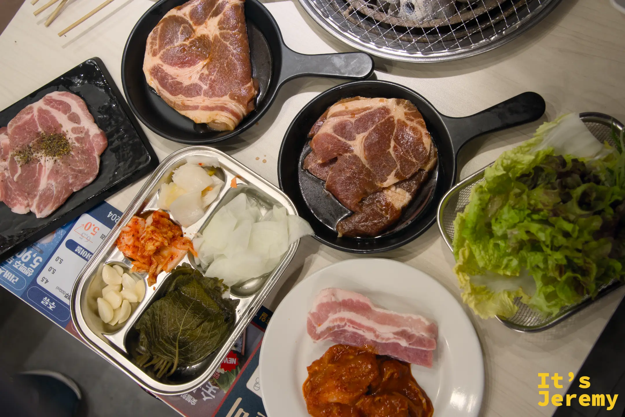 🇰🇷 釜山美食｜명륜진사갈비 명지점 Myeongryun Jinsa Galbi：釜山명지人氣燒肉，豬肋排配無限小菜一次吃到爽