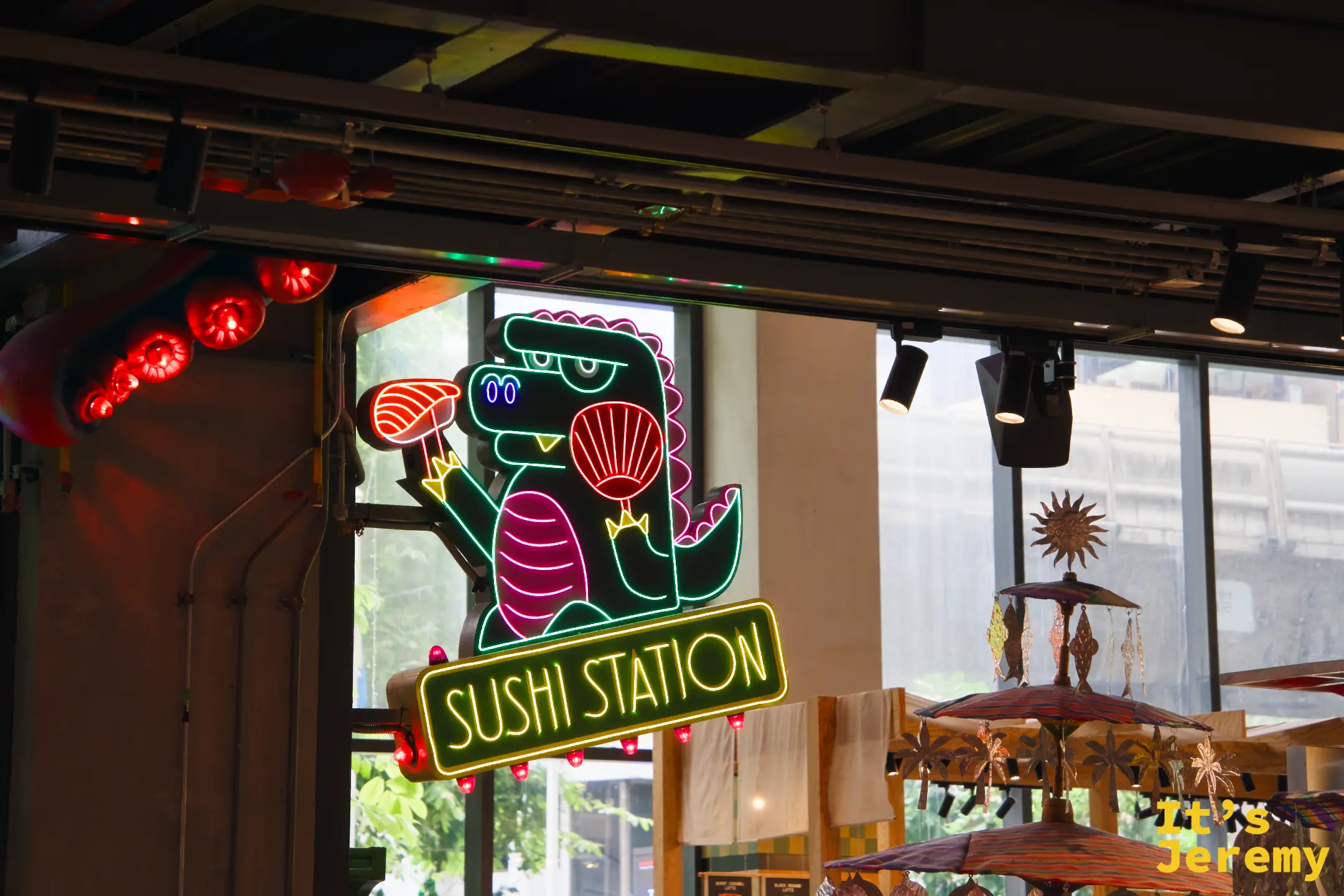 Sushi Station 恐龍壽司師傅霓虹燈招牌