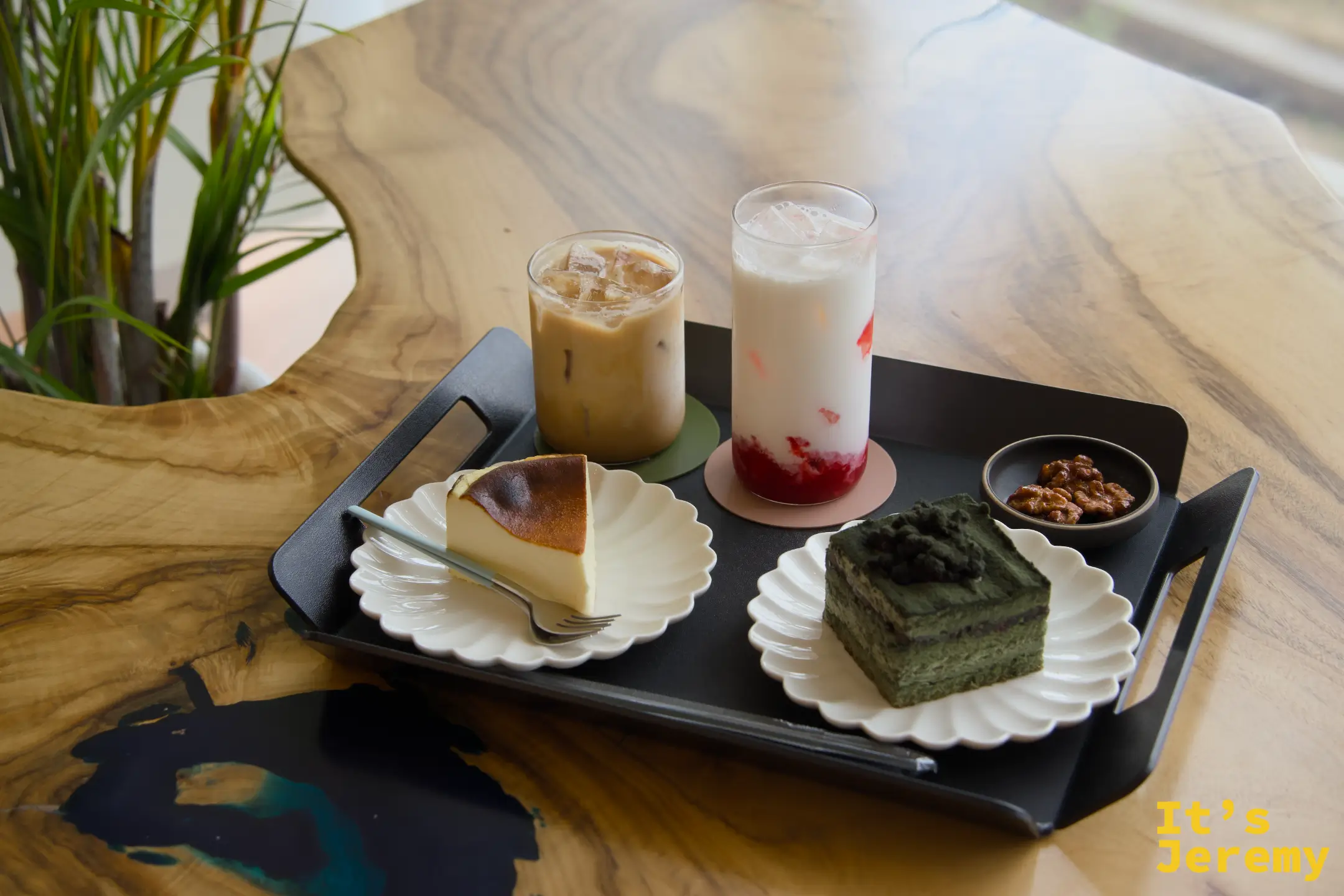 🇰🇷 釜山美食｜Maison dé roI 메종드로이：法式港景 Café & Pub，精品蛋糕遇上生啤酒的下午