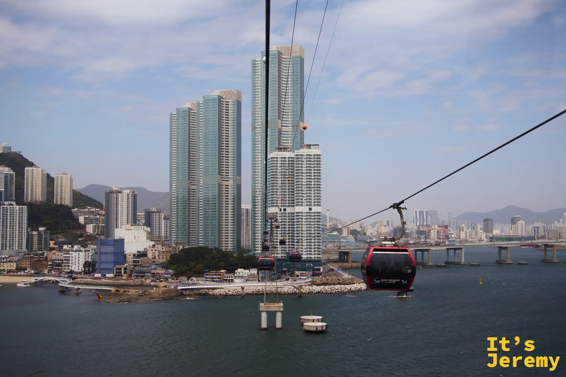 🇰🇷 釜山景點｜松島海上纜車 Busan Air Cruise 完整攻略：透明底纜車俯瞰南海、小王子 Sky Park 全打卡、龍宮步道強風避雷
