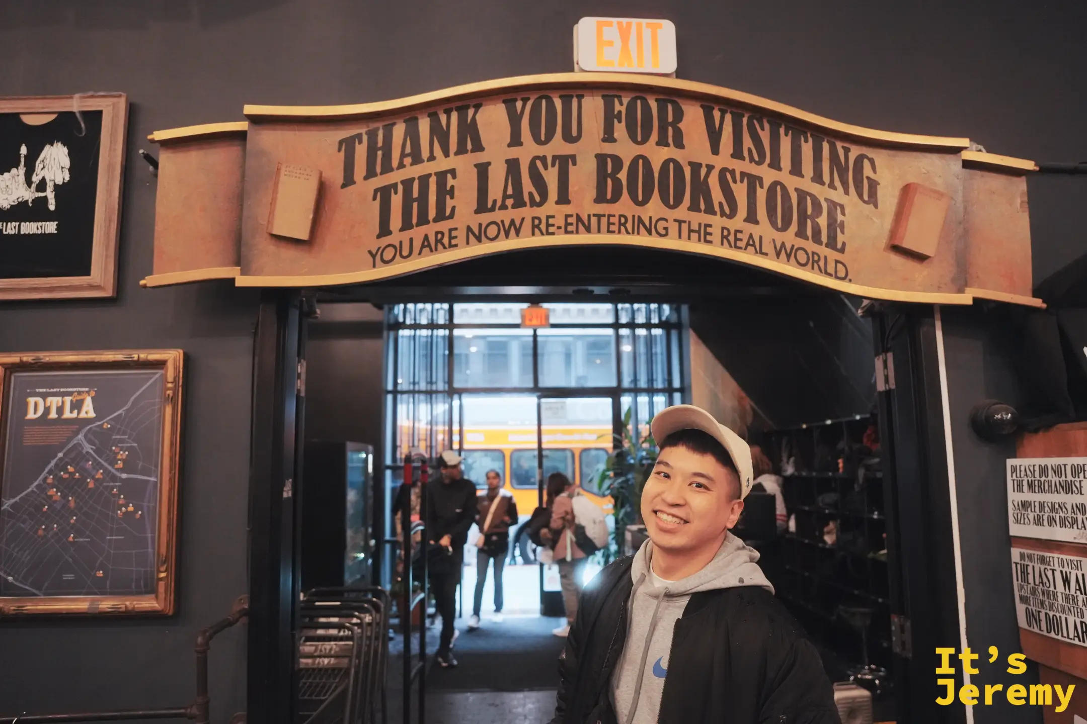 🇺🇸 洛杉磯景點｜The Last Bookstore：加州最大二手書店的迷宮與飛書牆