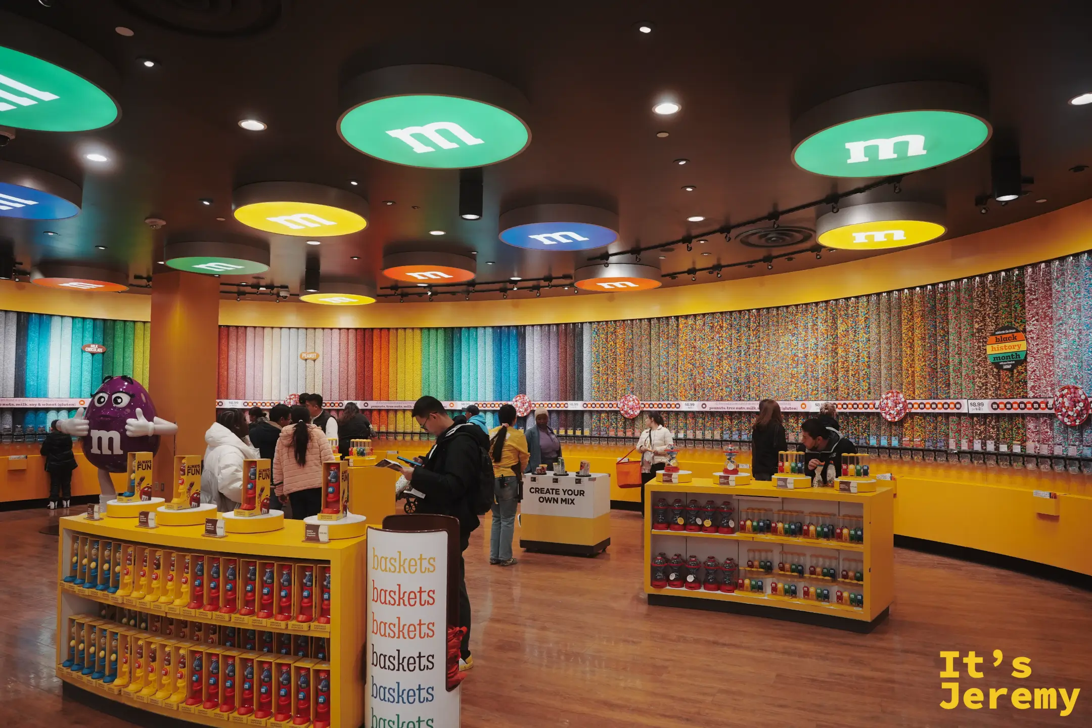 M&M