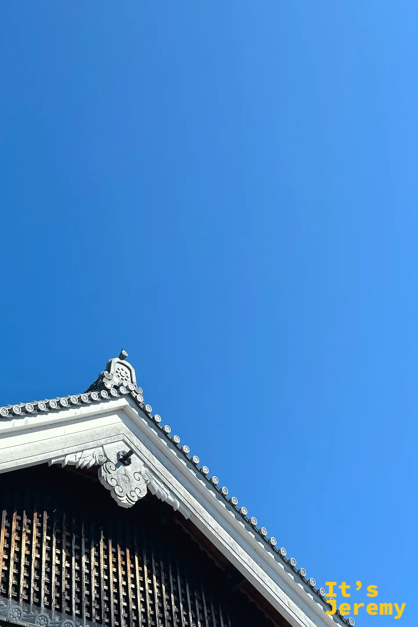 熊本城天守閣屋頂尖端近拍,細節精美