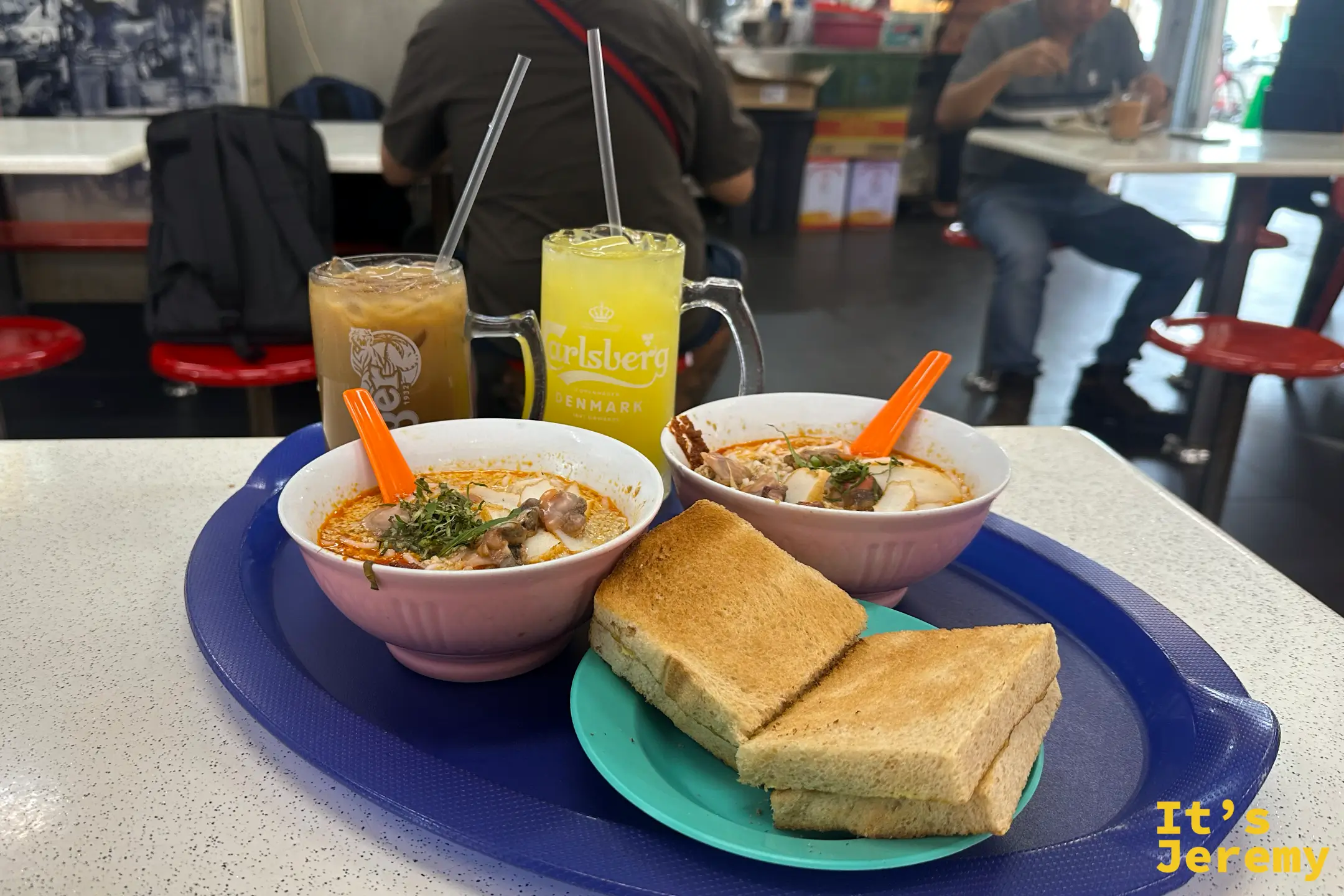 🇸🇬 新加坡美食｜結霜橋叻沙 Sungei Road Laksa：全島僅存的炭爐叻沙