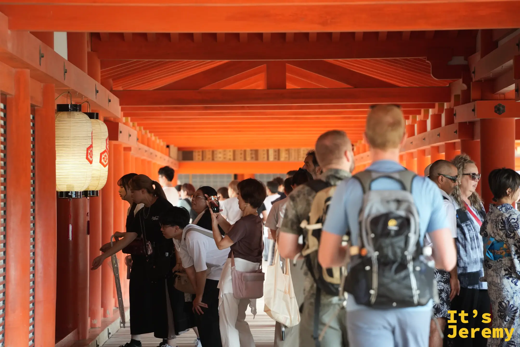 嚴島神社入口的人潮