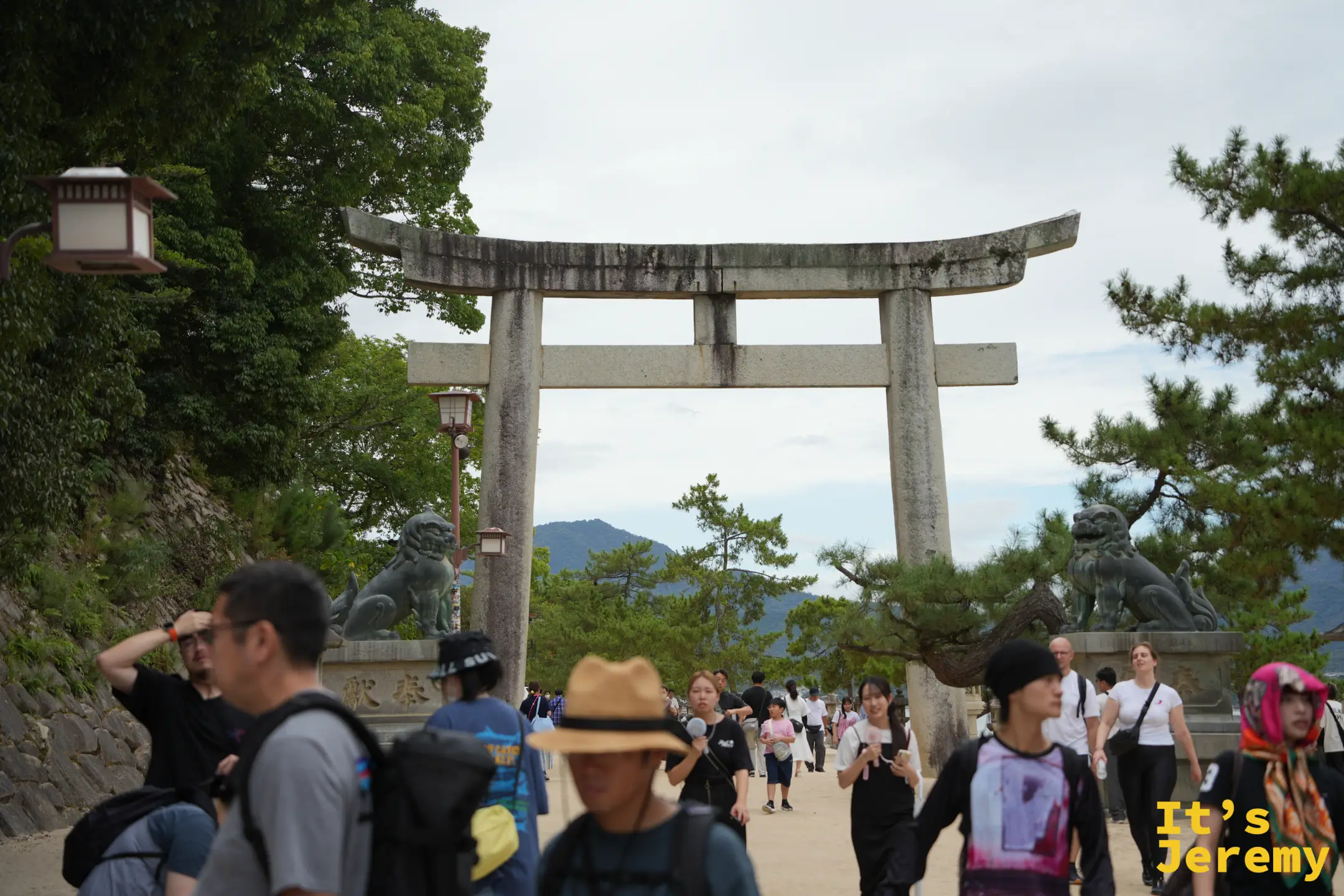 嚴島神社入口的鳥居