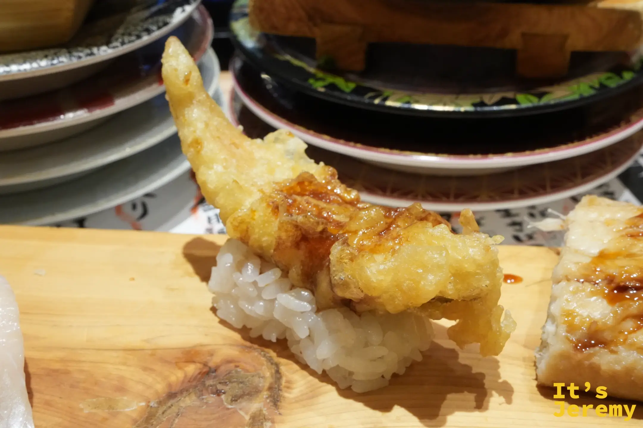 星鰻天婦羅握壽司,炸衣金黃酥脆