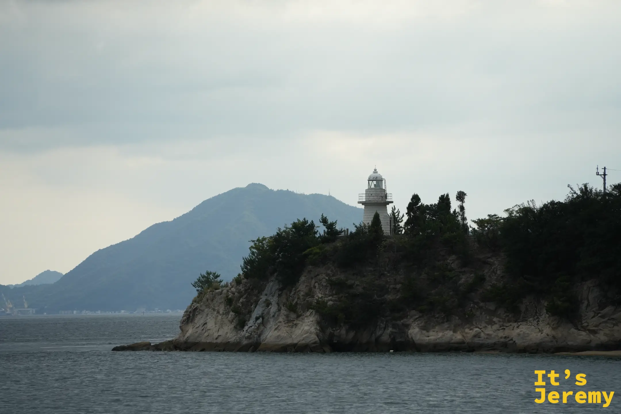 從步道遠望大久野島燈塔