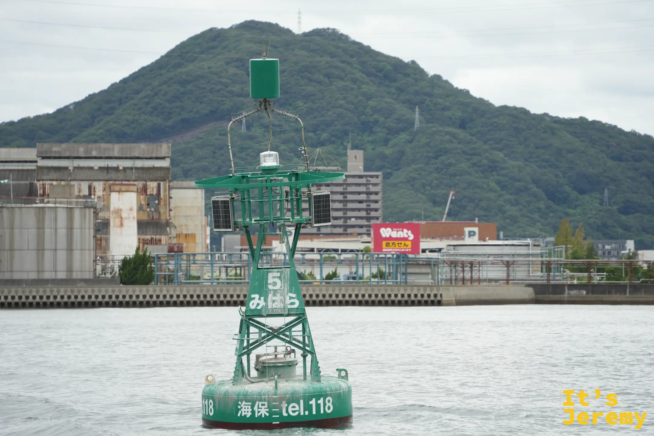三原港外的燈浮標