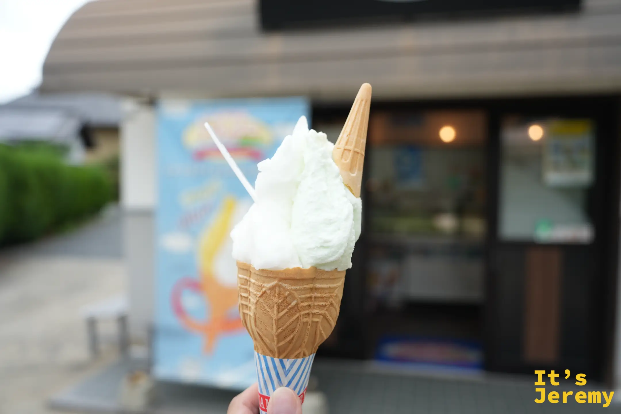 Dolce 的牛奶海鹽雙球甜筒