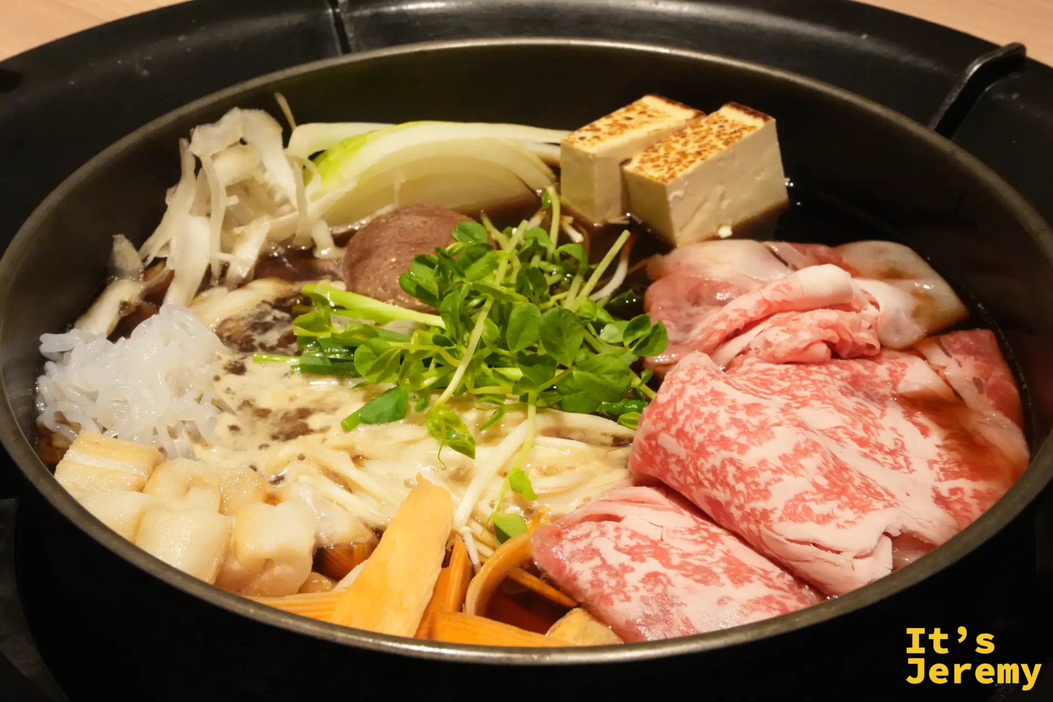 🇯🇵 岡山美食｜Niku no Hosoda 壽喜燒：百年肉舖的夢幻千屋牛，裹滿蛋液一口吞下