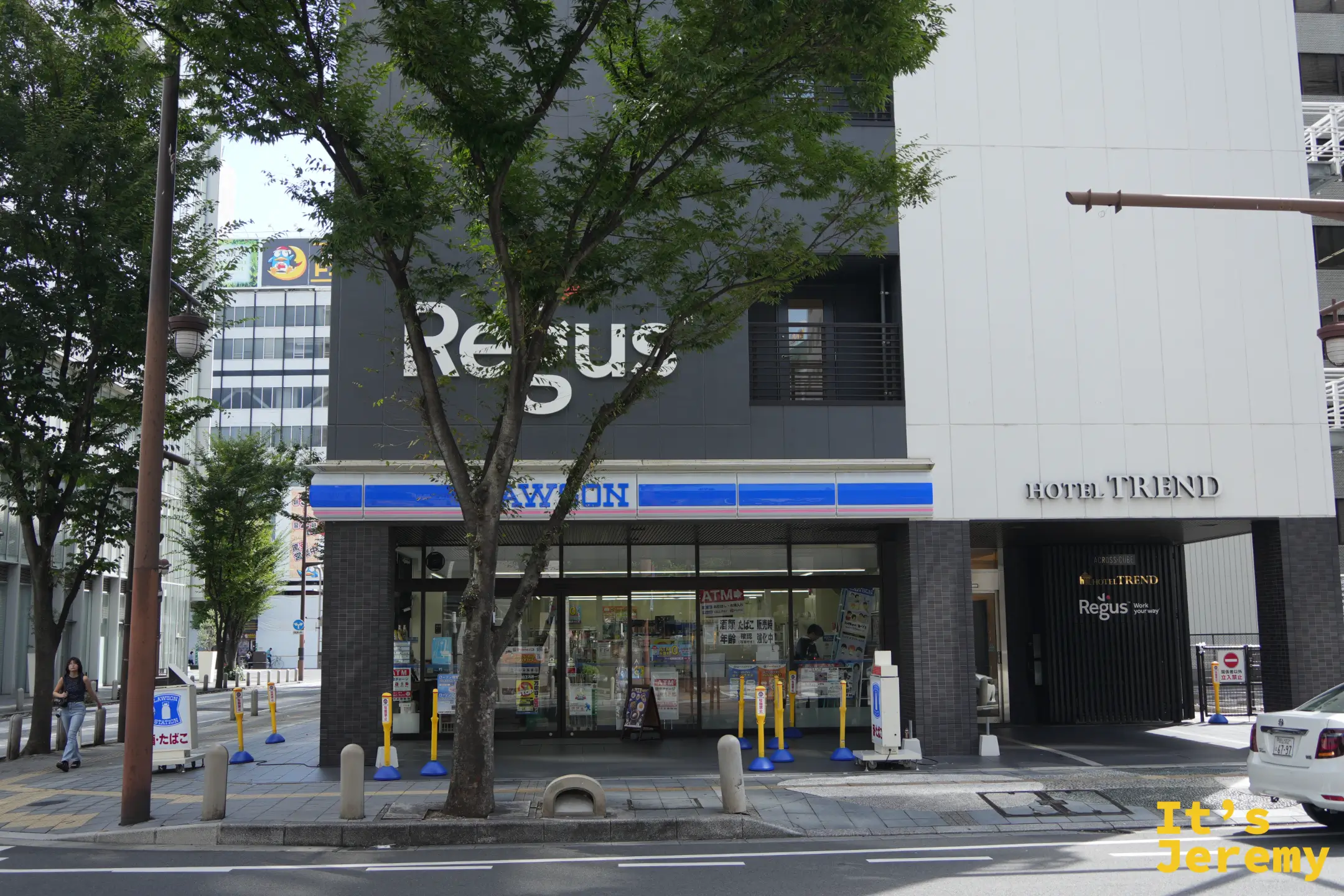 飯店旁的 Lawson 便利商店