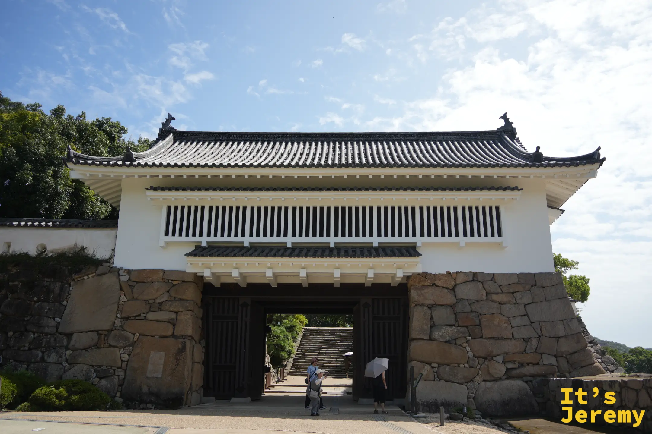 不明門正門