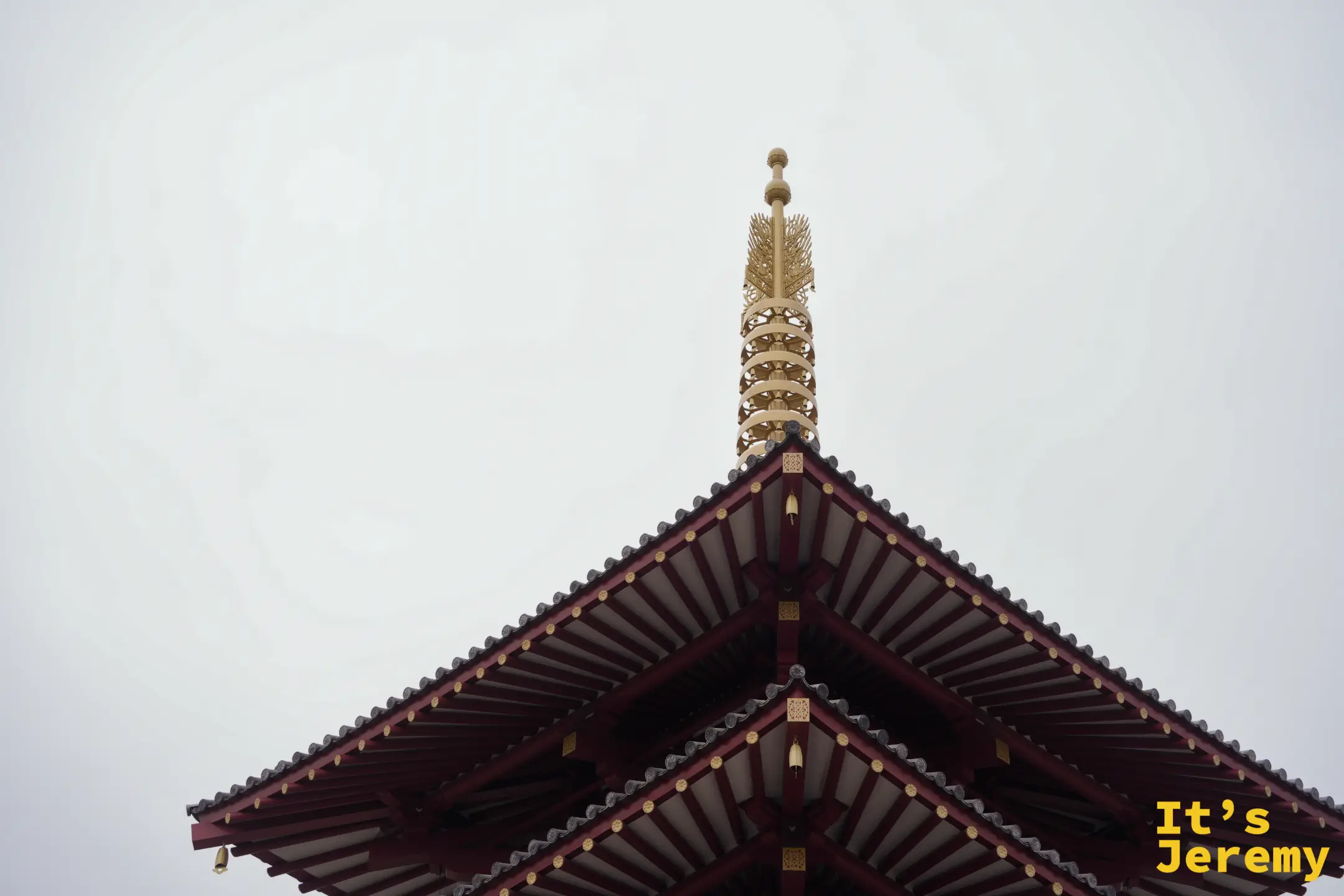 五重塔頂端的金色相輪