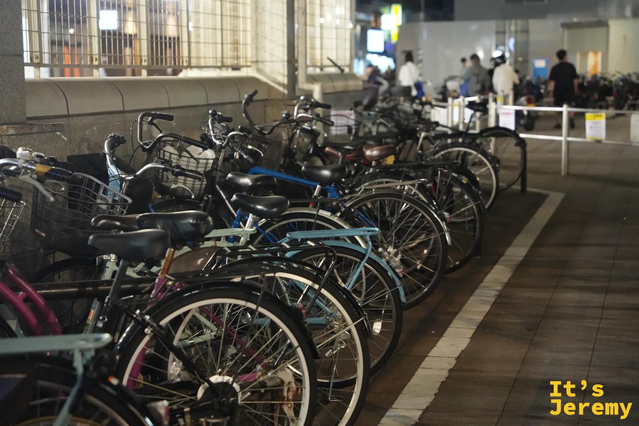 神戶站外滿滿的腳踏車