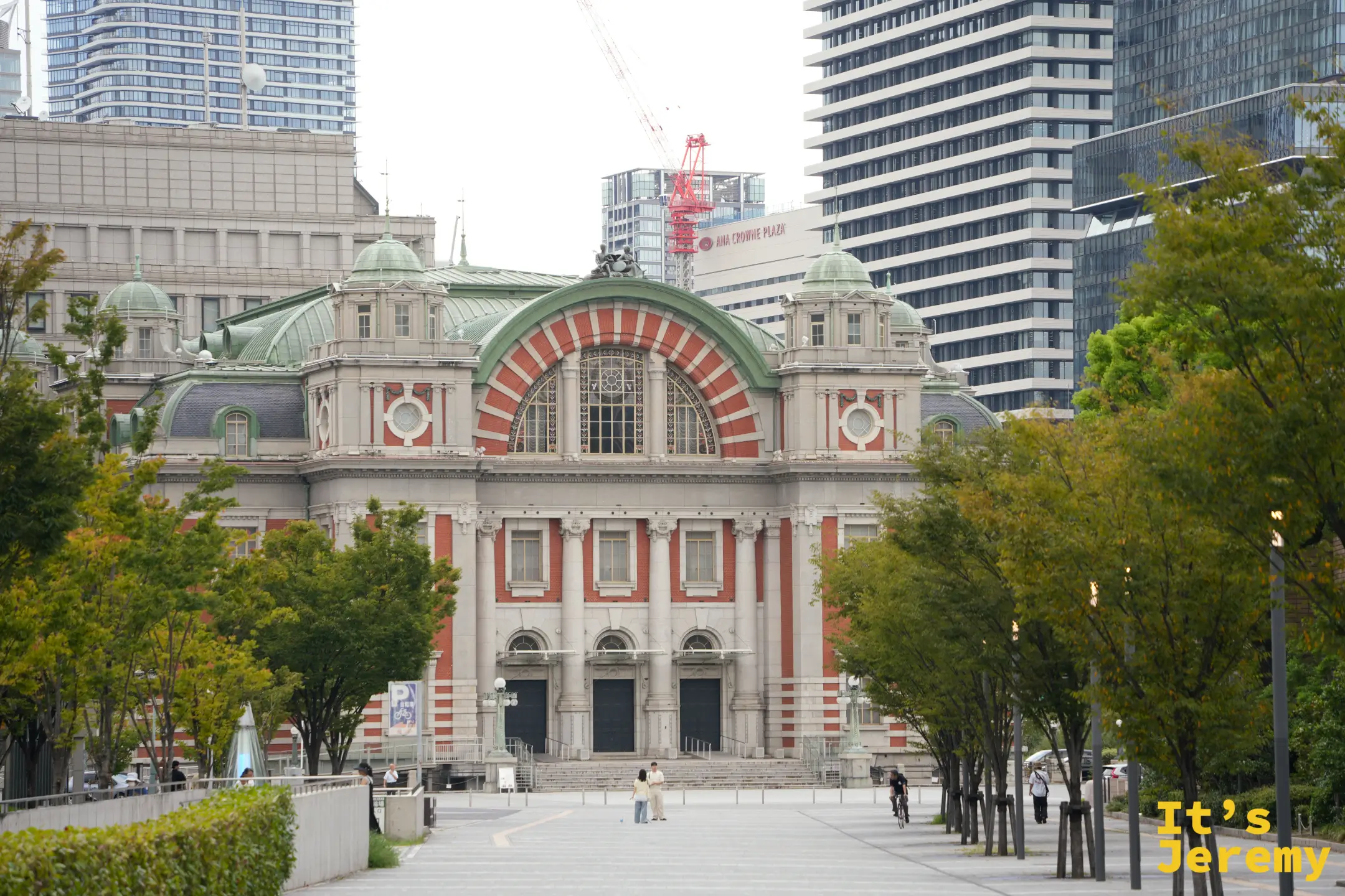 公園步道盡頭的中央公會堂
